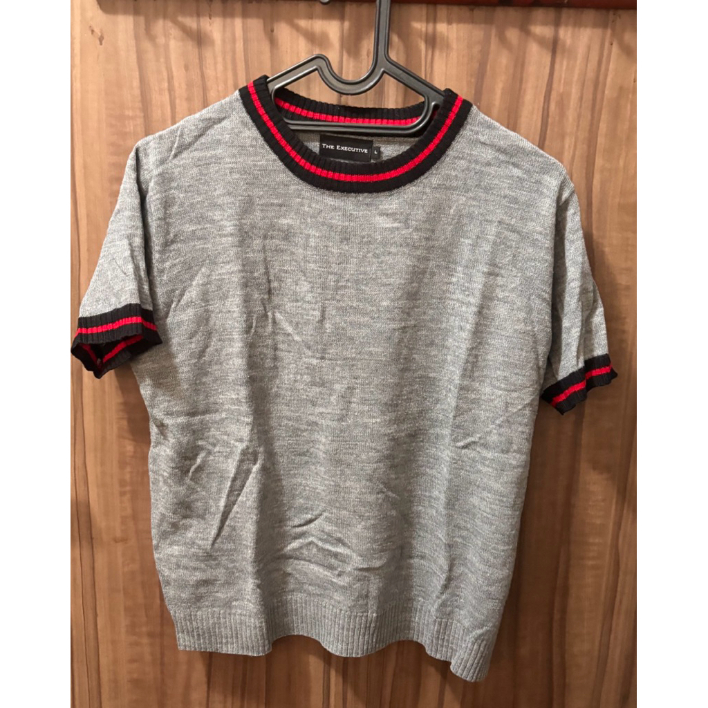 Kaos Wanita The Executive Grey