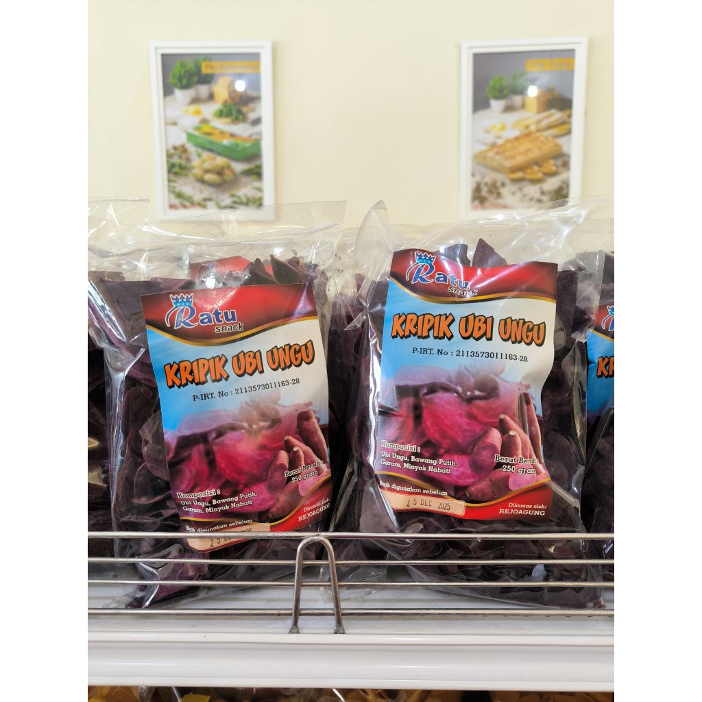 

Kripik Ubi Ungu Ratu Snack 250gr