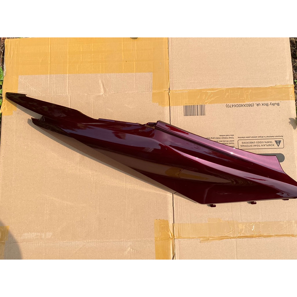 Cover RL Body bagian belakang samping kanan atau kiri PCX 160 new K1Y tahun 2025 merah maroon roadsy