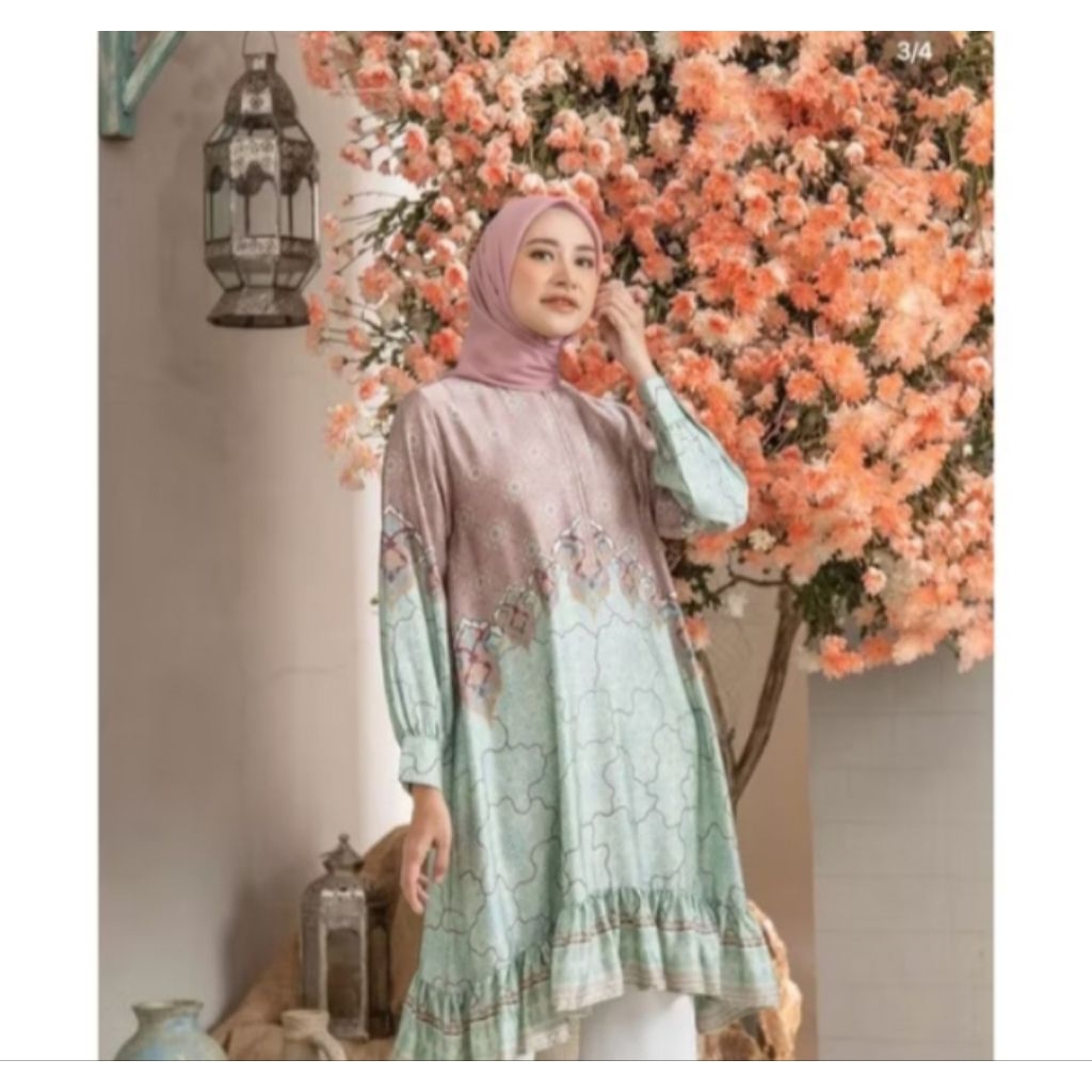 Preloved Gauri Tunik Heaven Lights Size XXL