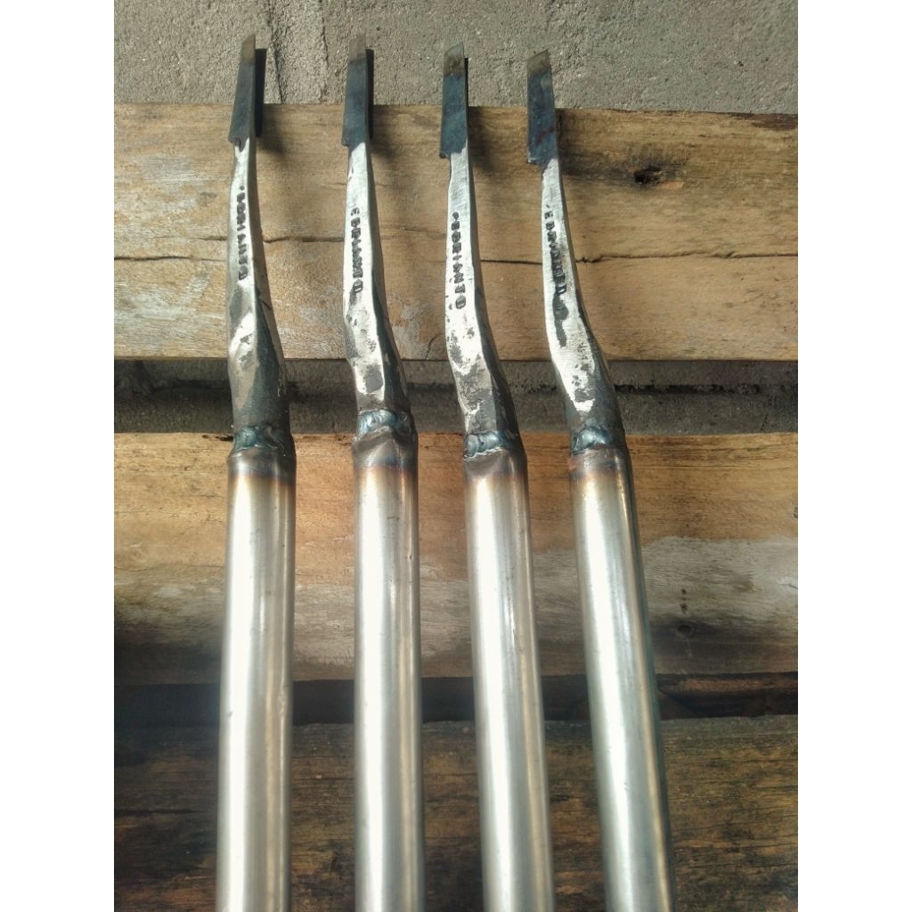 Pisau sadap karet pendrol/motif dorong