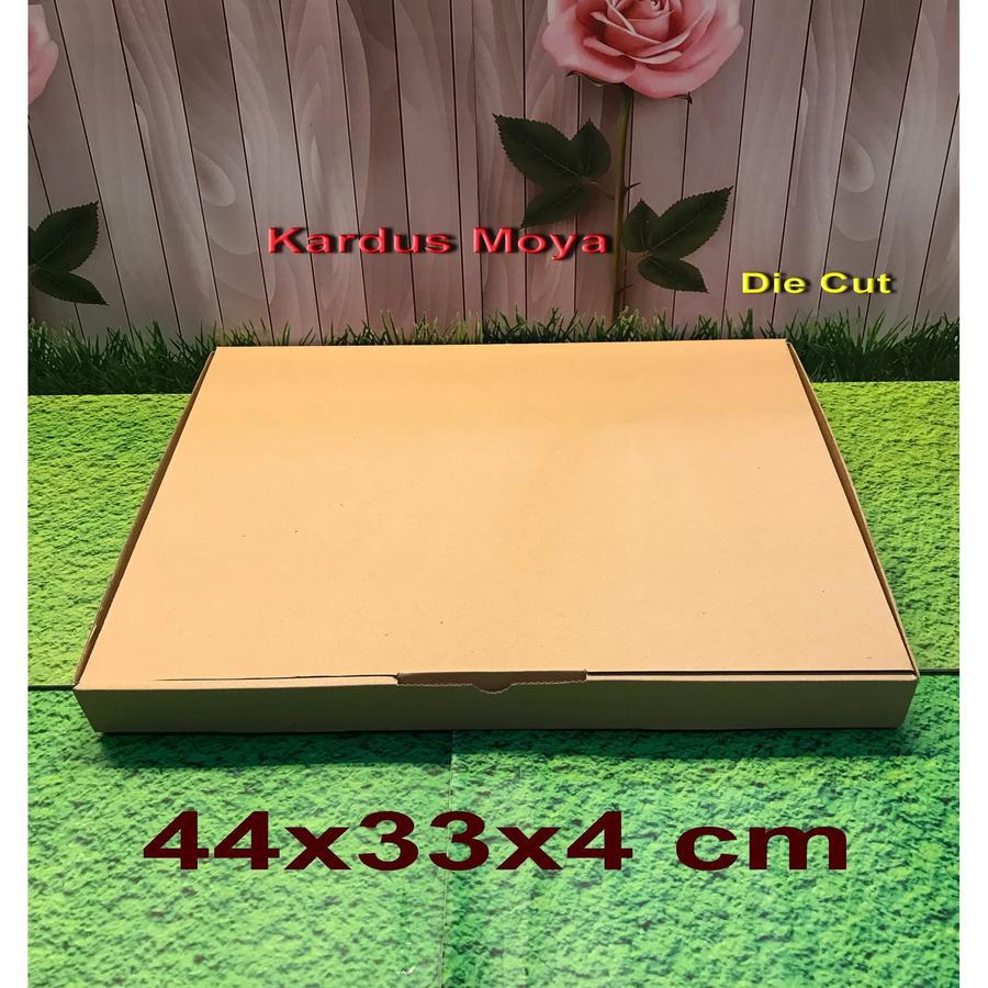 

kardus karton box uk. 44x33x4 cm................Die Cut