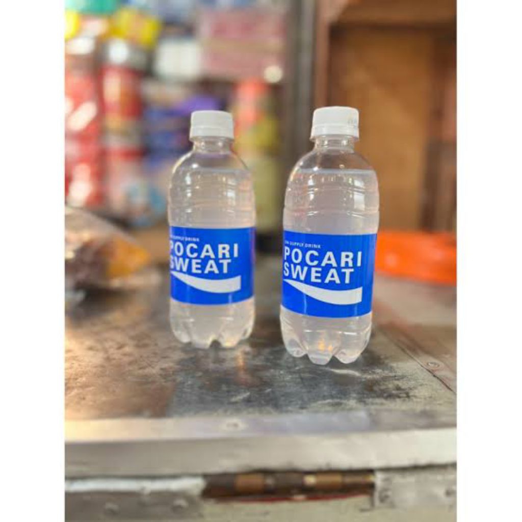 

POCARI SWEAT minuman isotonik siap minum kemasan botol 350 ml per karton isi 24 botol