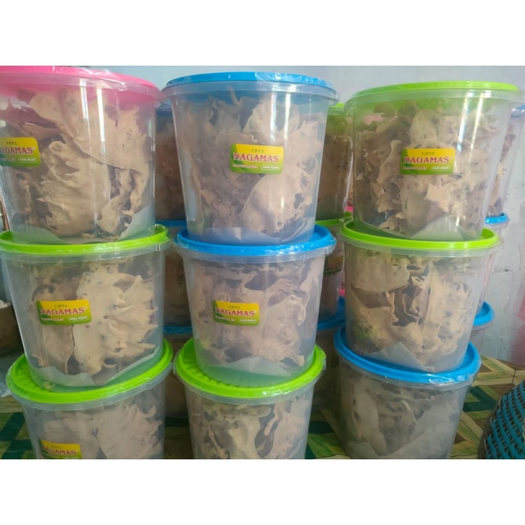 

Peyek-Rempeyek- Peyek Kacang-Peyek Kedelai-peyek rebon-peyek Toples 5 Liter isi Mix Kacang kedelai dan Rebon-Peyek Aroma daun jeruk