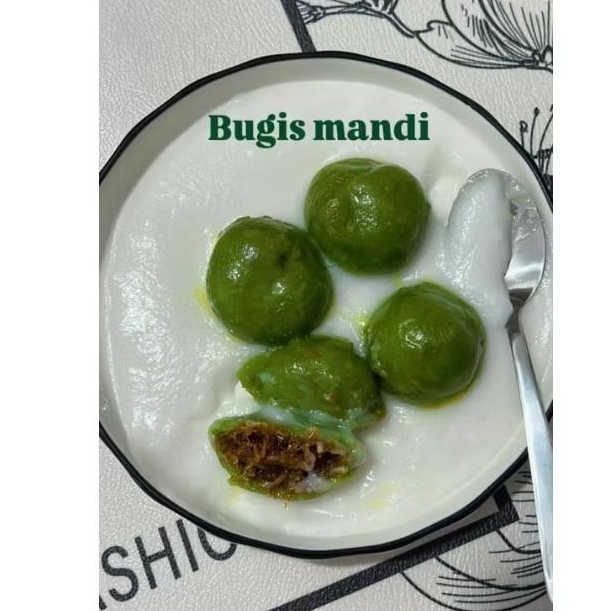 

BUGIS MANDI PANDAN MIX KUE SANTAN