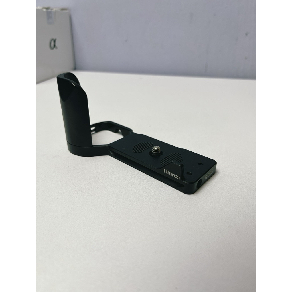 Sony ZV-E10 Ulanzi Cage | Second