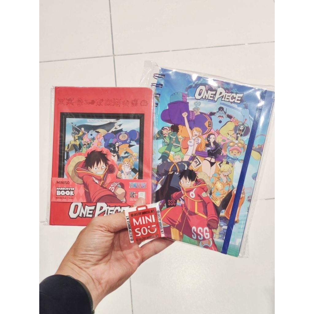 

MINISO x ONEPIECE Memo Book / Hard Cover Note Book ONE PIECE Collection (A5 with Band / Fridge Magnet Hardcover Book)