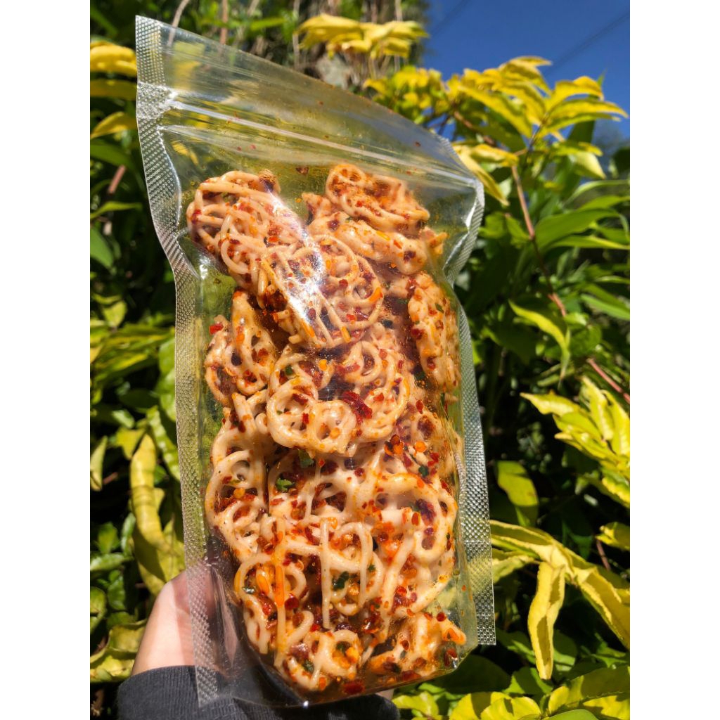 

Sebring Kerupuk Rafael / - Bumbu Daun Jeruk Pedas Melimpah / keripik Kerupuk mawar kekinian