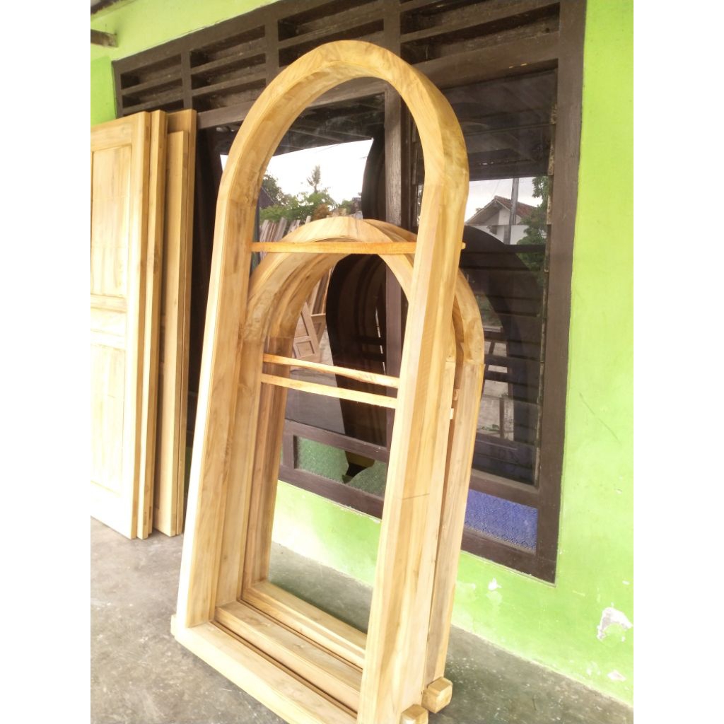 kusen lengkung jendela jati