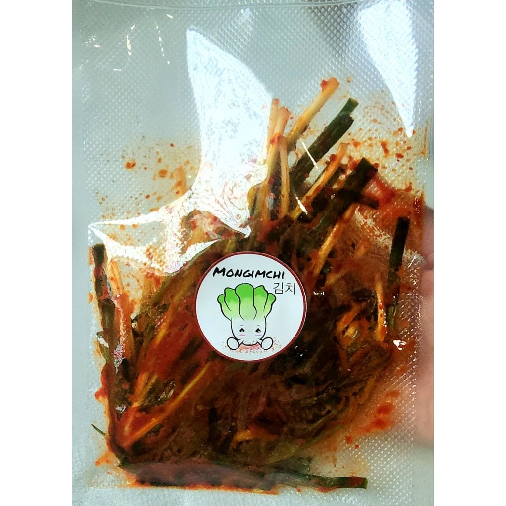 

100gr KIMCHI DAUN BAWANG CUNG 파김치MONGIMCHI Korean Food Banchan Fresh Kimchi