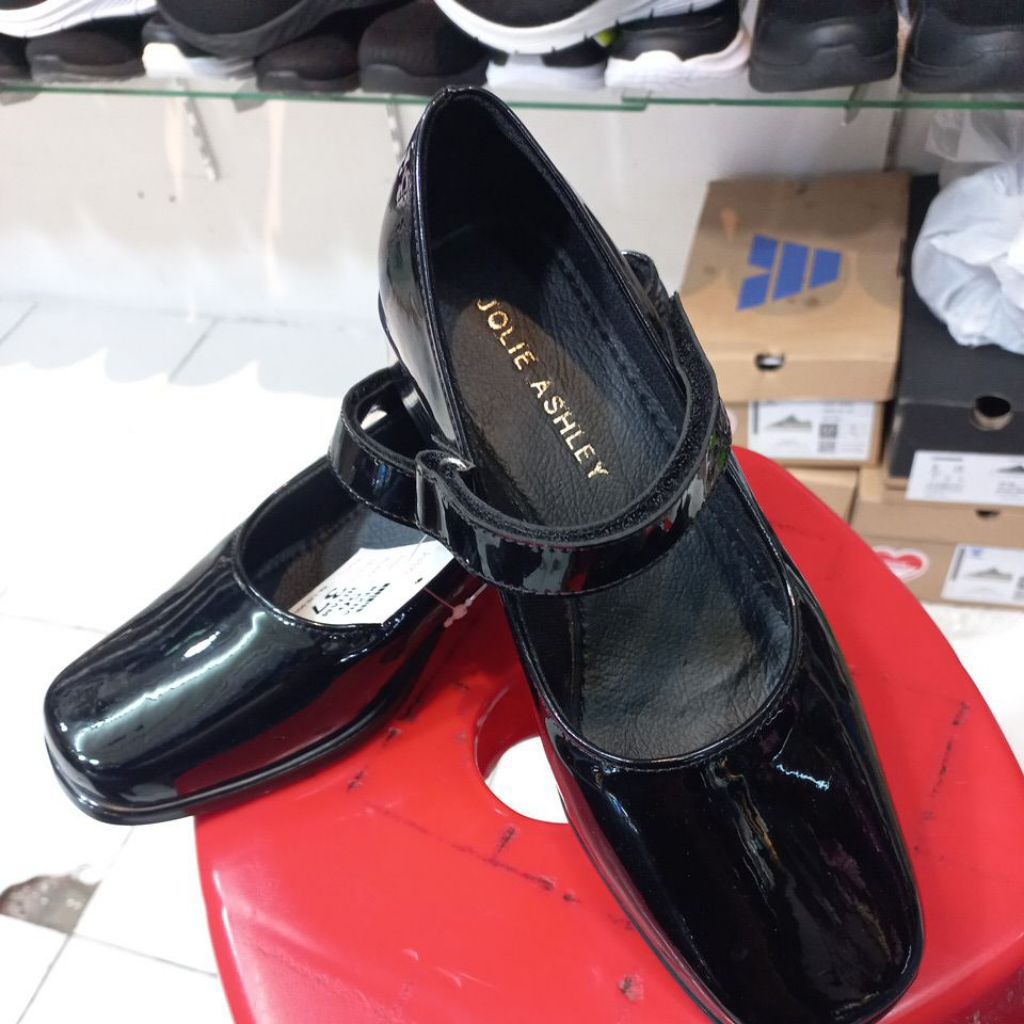 sepatu pantopel jolie Ashley