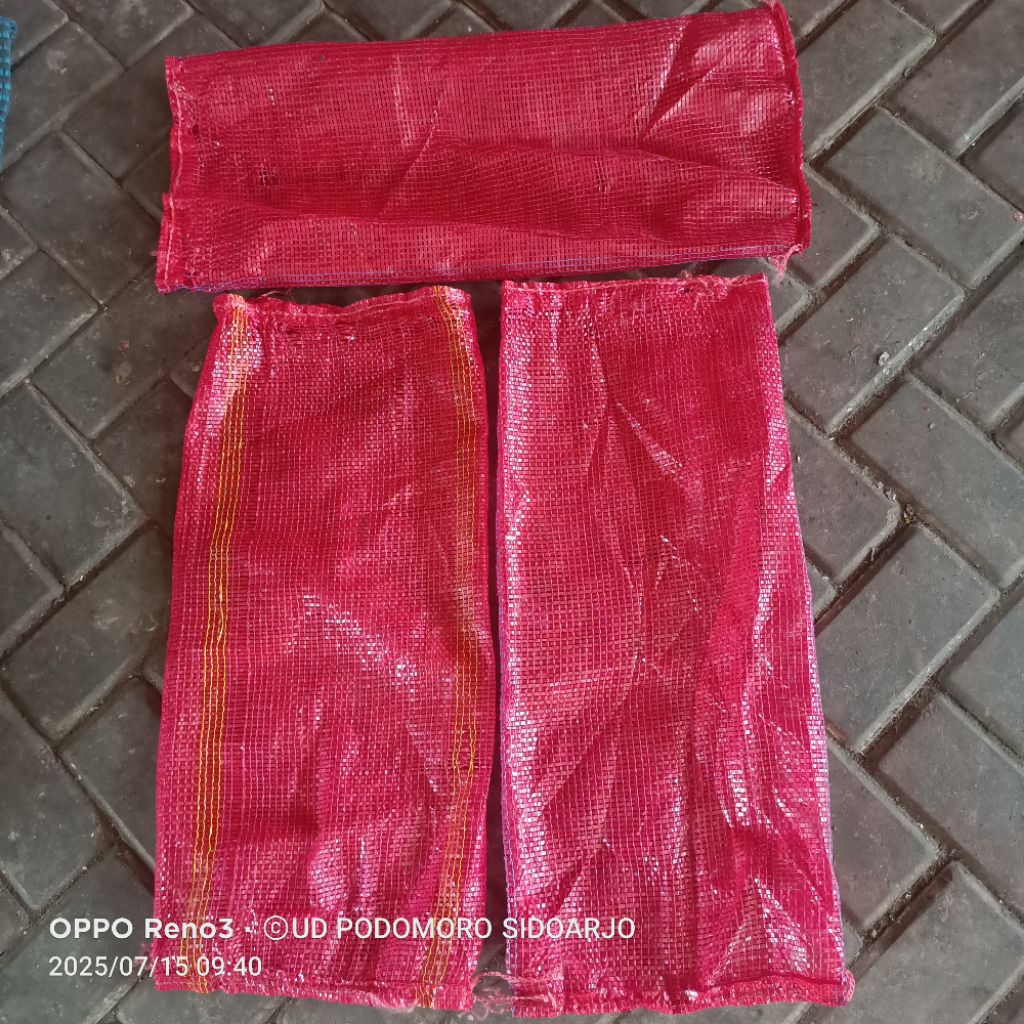 karung waring bekas bungkus bawang merah India ukuran 30x65 layak pakai