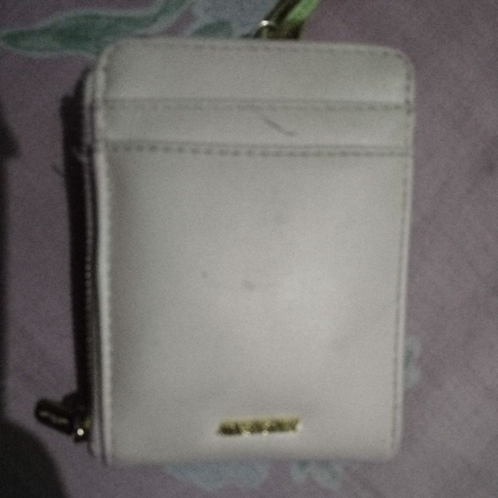 DompetwhitelucuThelemaValor