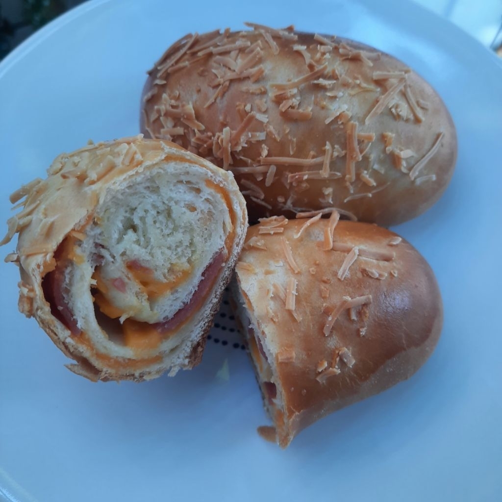 

Smoked Beef & Cheese Bread Homemade Premium