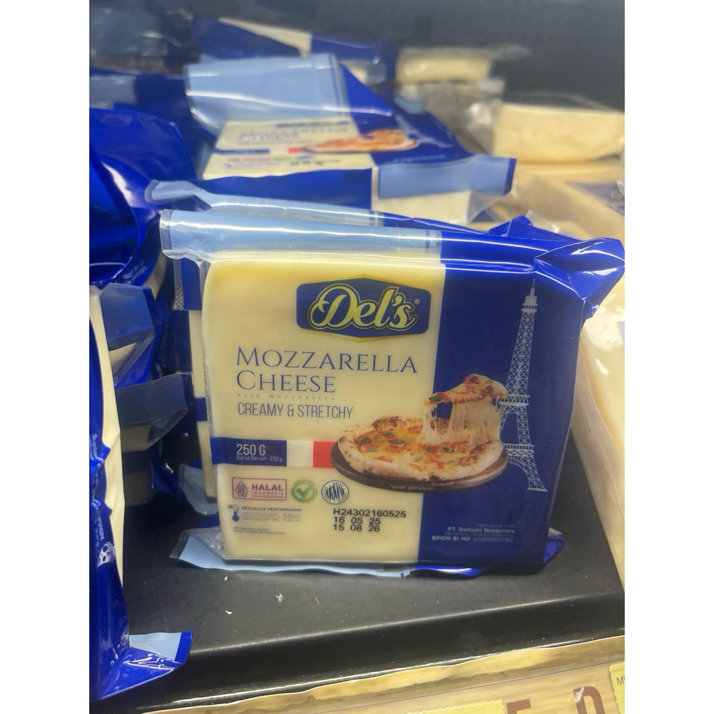 

Del's Mozzarella Cheese Creamy & Stretchy 250gram