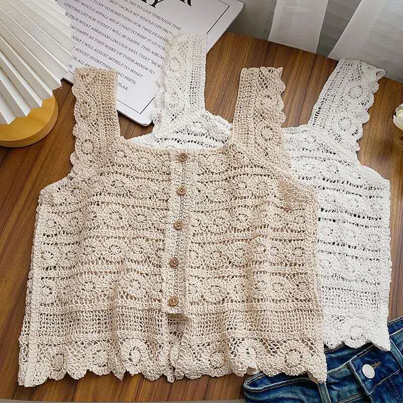 Tanktop Rajut Crop Motif Renda Kancing Depan Gaya Korea