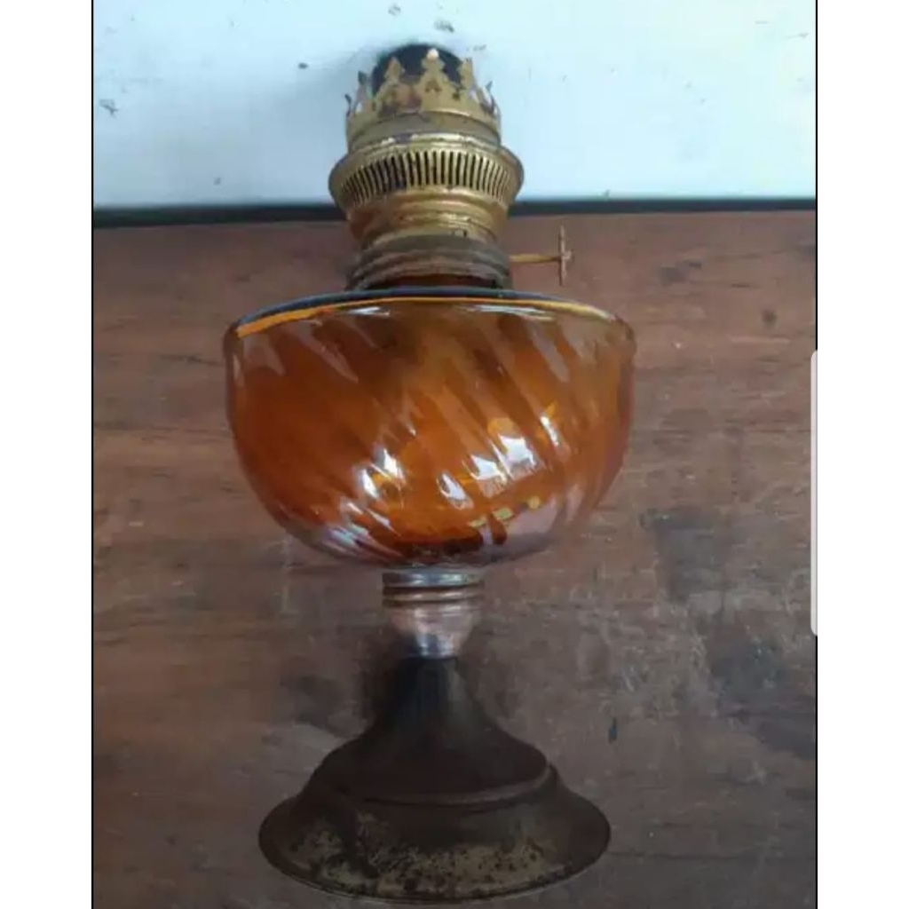 lampu minyak antik