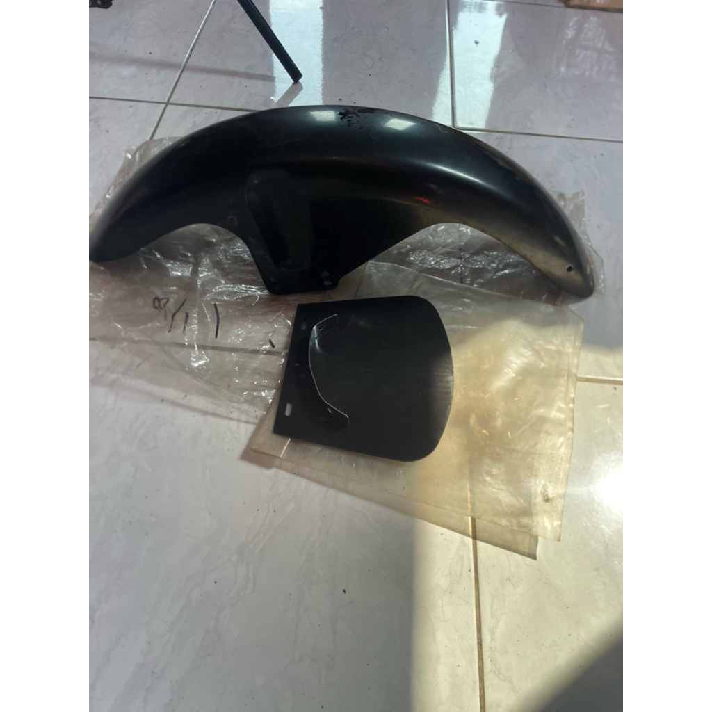 spakbor depan suzuki trs 118 katana gp100 gp125 ORIGINAL spakbor suzuki gp100 gp125 trs slebor suzuk