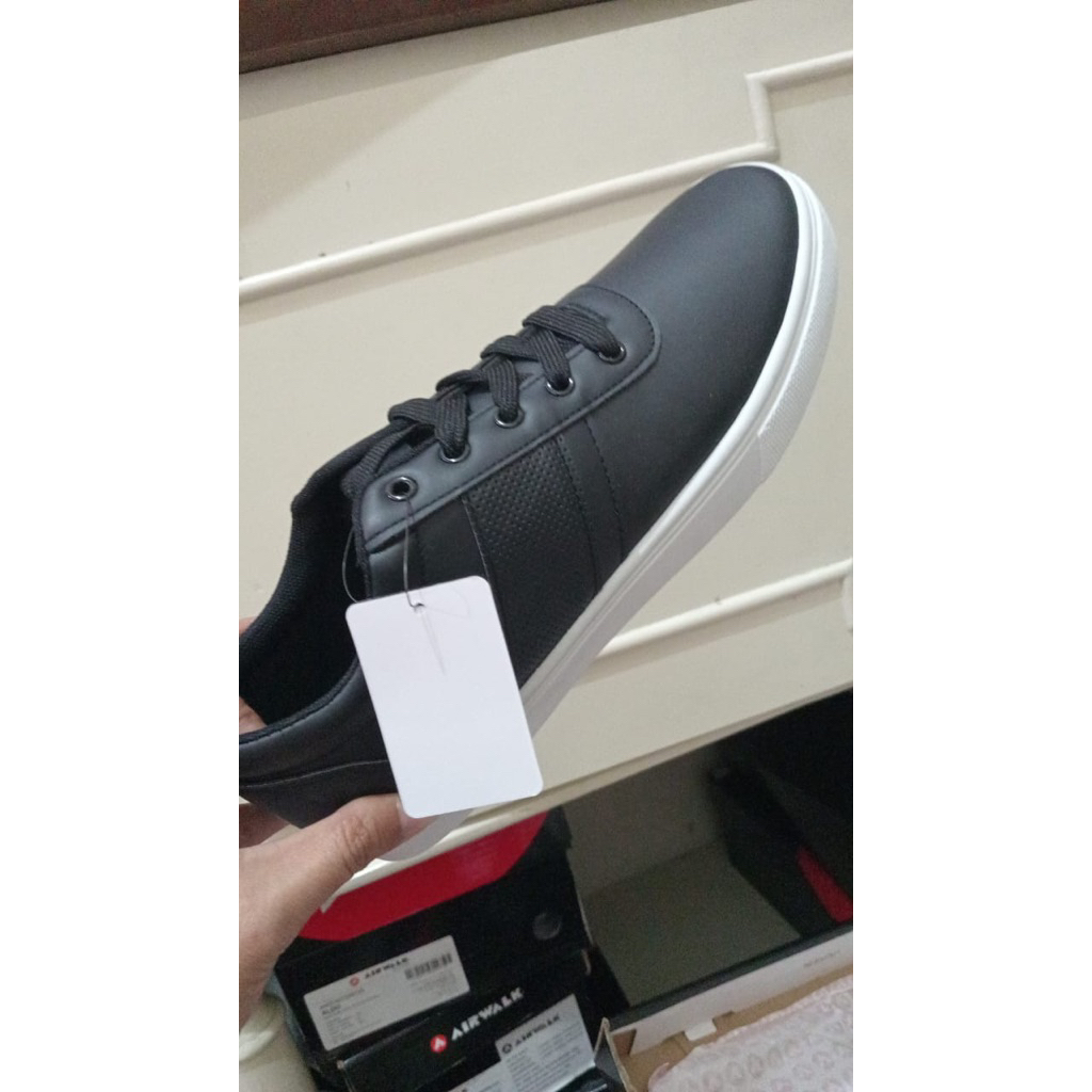 Sepatu nevada size 40 running sepatu olahraga  atau sepatu lari sepatu sekolah diskon up to 70% spor