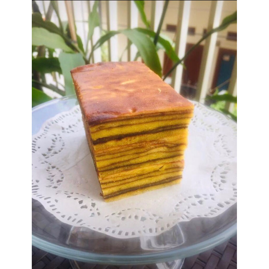 

Lapis legit original ukuran 20x10x6cm