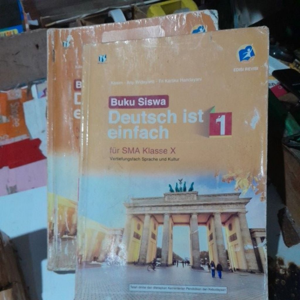 BUKU SISWA BAHASA JERMAN/ Deutsch Ist einfach 1 untuk SMA KELAS X/10/1 PENERBIT TIGA SERANGKAI