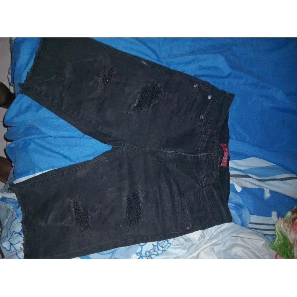 celana pendek rucas