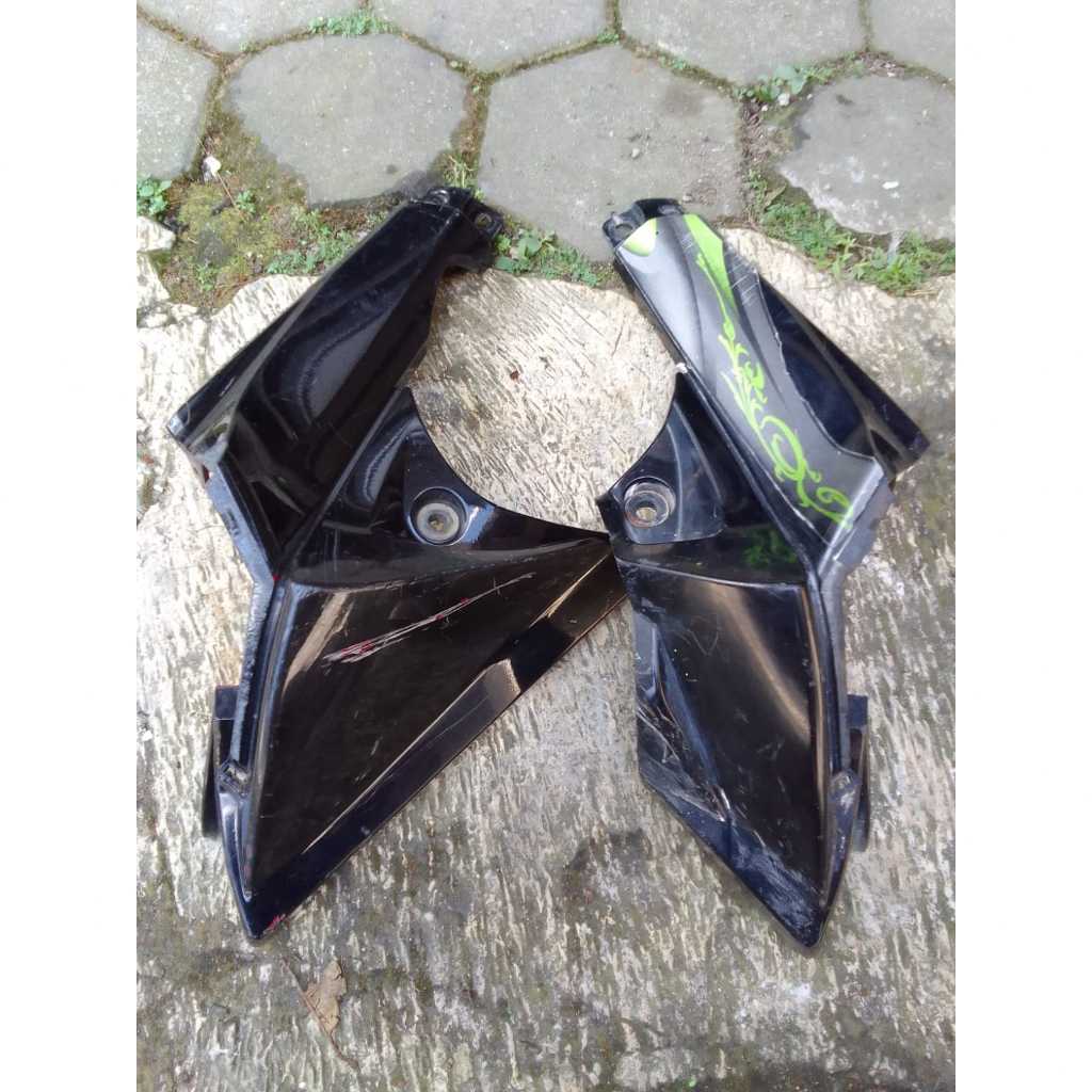 cover body depan bawah cover under legshild sayap bawah yamah jupiter z robot z1 2010 original