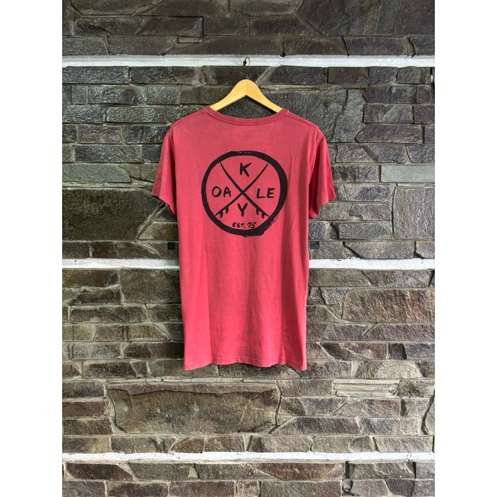 Oakley • Vintage Back Circle Logo Pocket Tee / Kaos / Tshirt