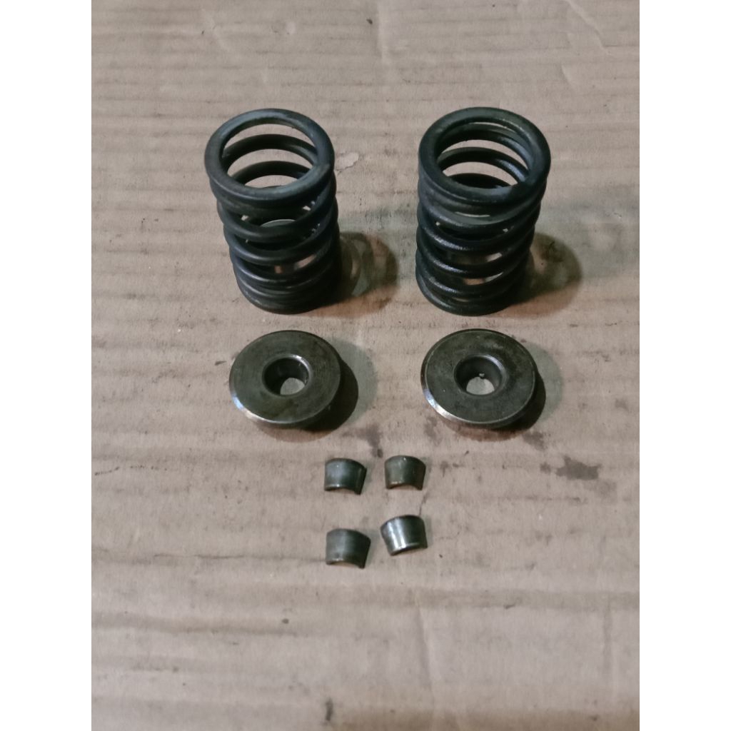 TOPI KLEP RETAINER SET KANCING KLEP YAMAHA MIO SPORTY, MIO SMILE, MIO SOUL KARBU, FINO KARBU ORIGINA