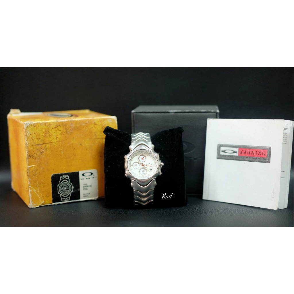 Jam tangan Oakley seri GMT honed White dials