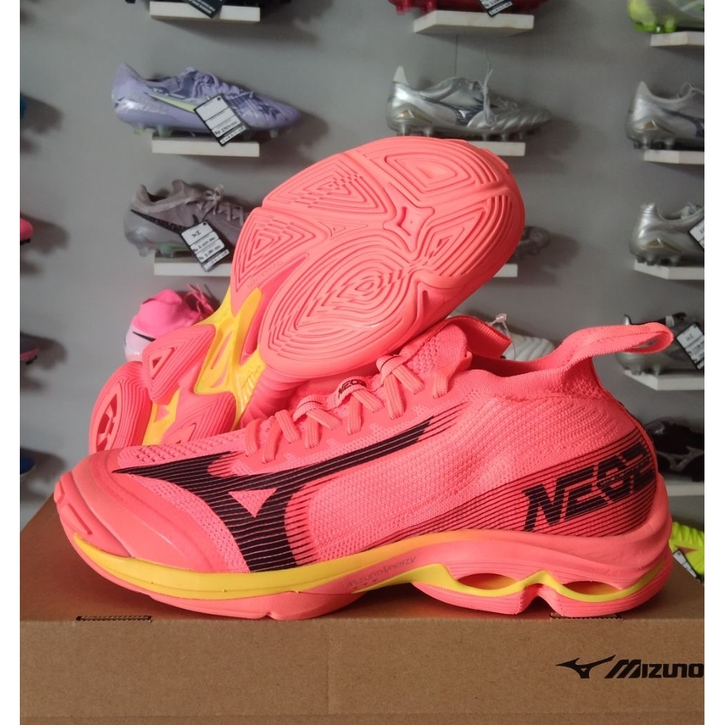 MIZUNO WAVE LIGHTNING NEO 2