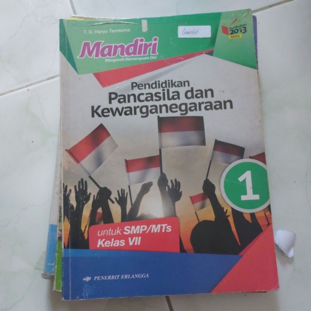 Preloved buku mandiri erlangga PKN kelas 1 SMP