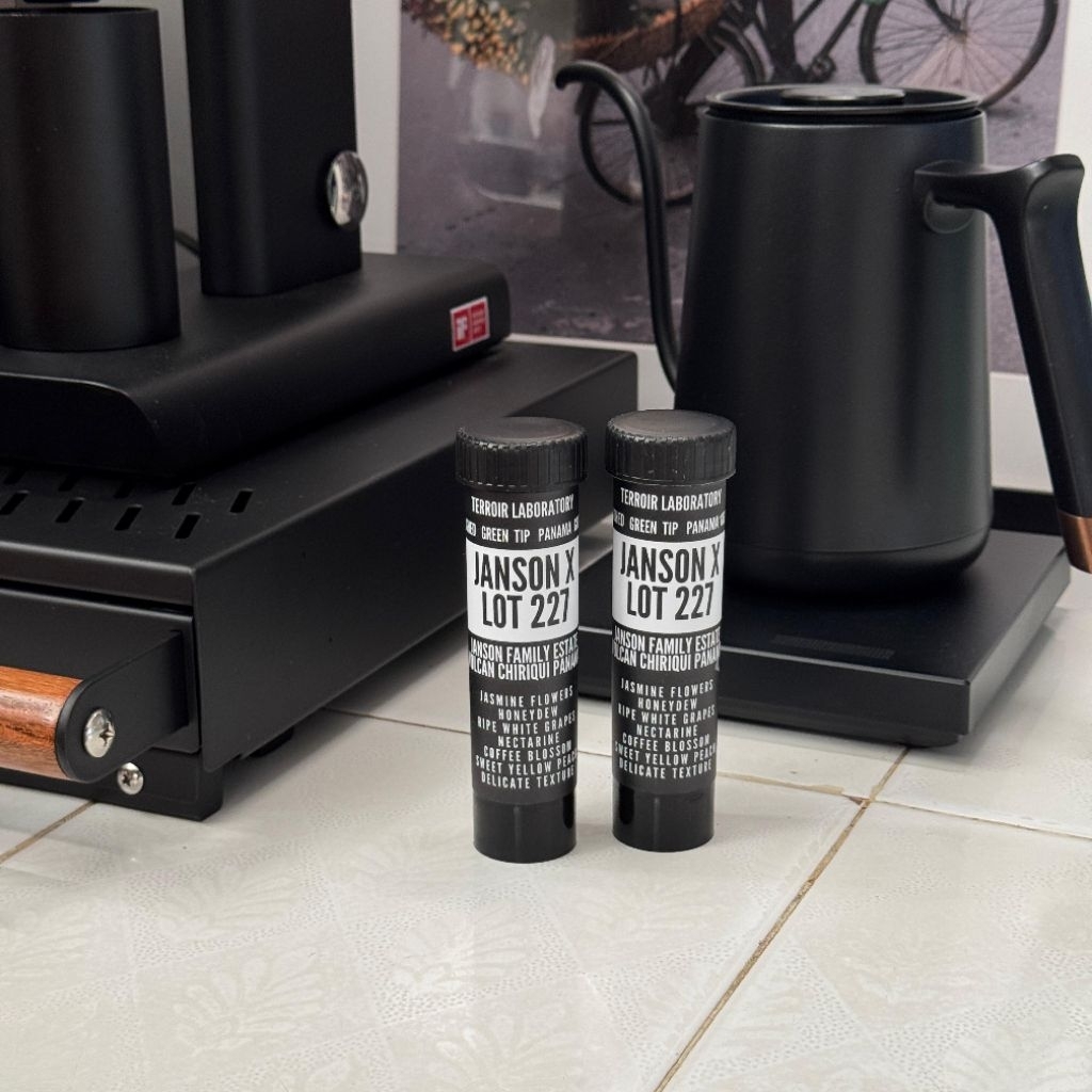 

Terroir Laboratory - Jason X Lot 227 Coffee 12.5gr Kopi