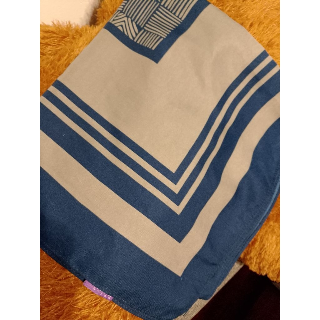 hijab motif elzatta biru