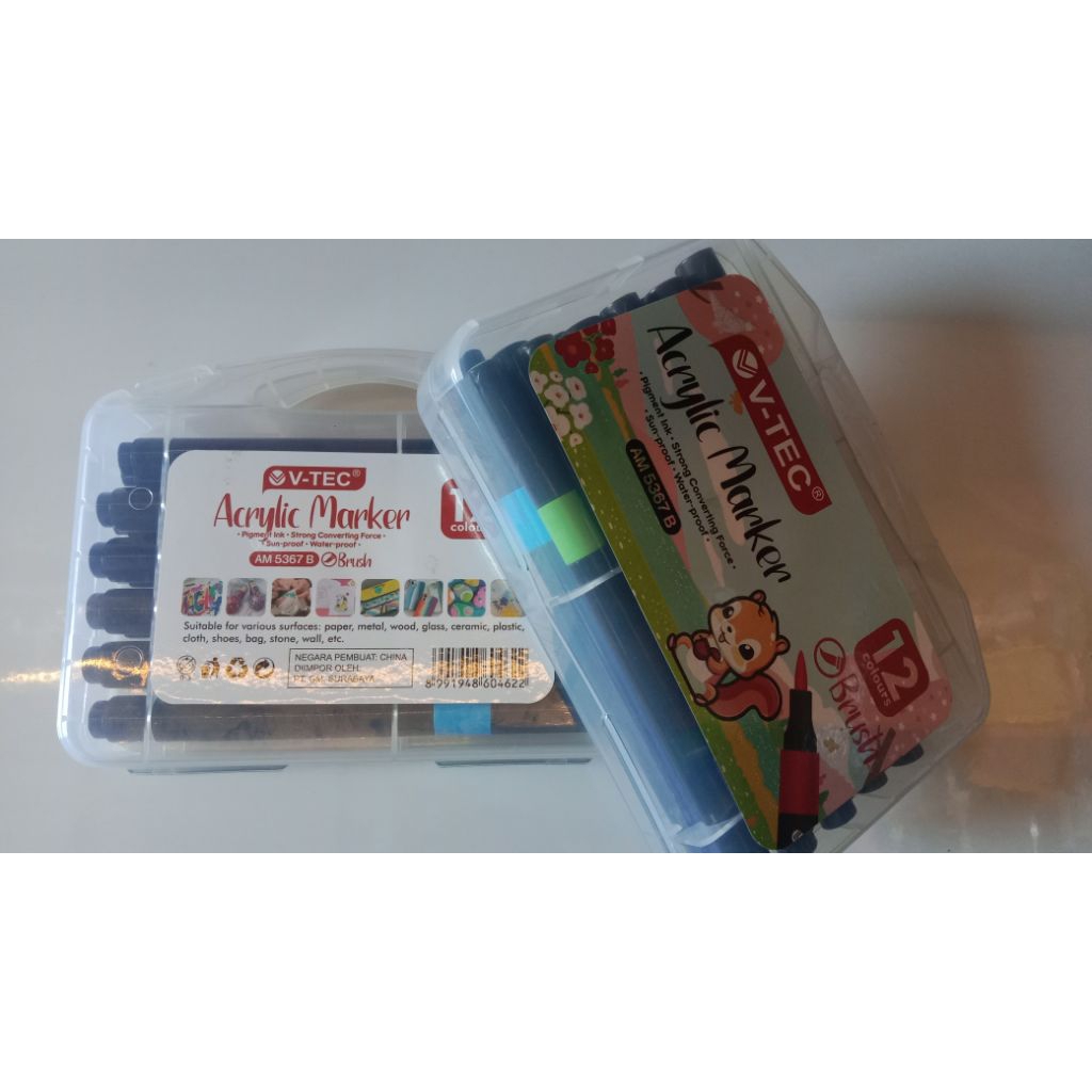 

V tec acrylic marker pen brush bisa di aplikasikan di acrylic, batu, kaca, kertas, kayu, tas,dinding baju
