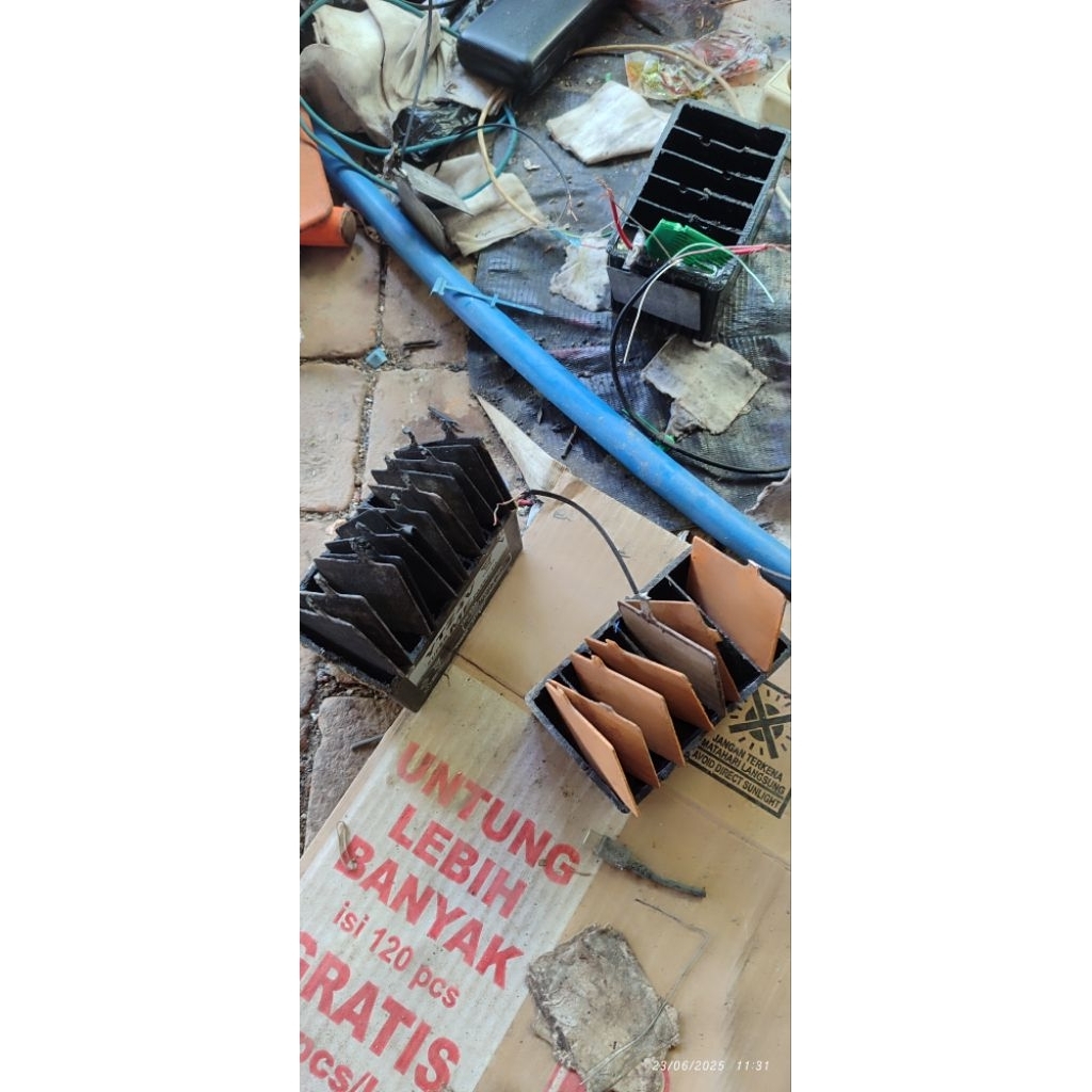 Sel Plat Aki Positif baru untuk Aki Kering