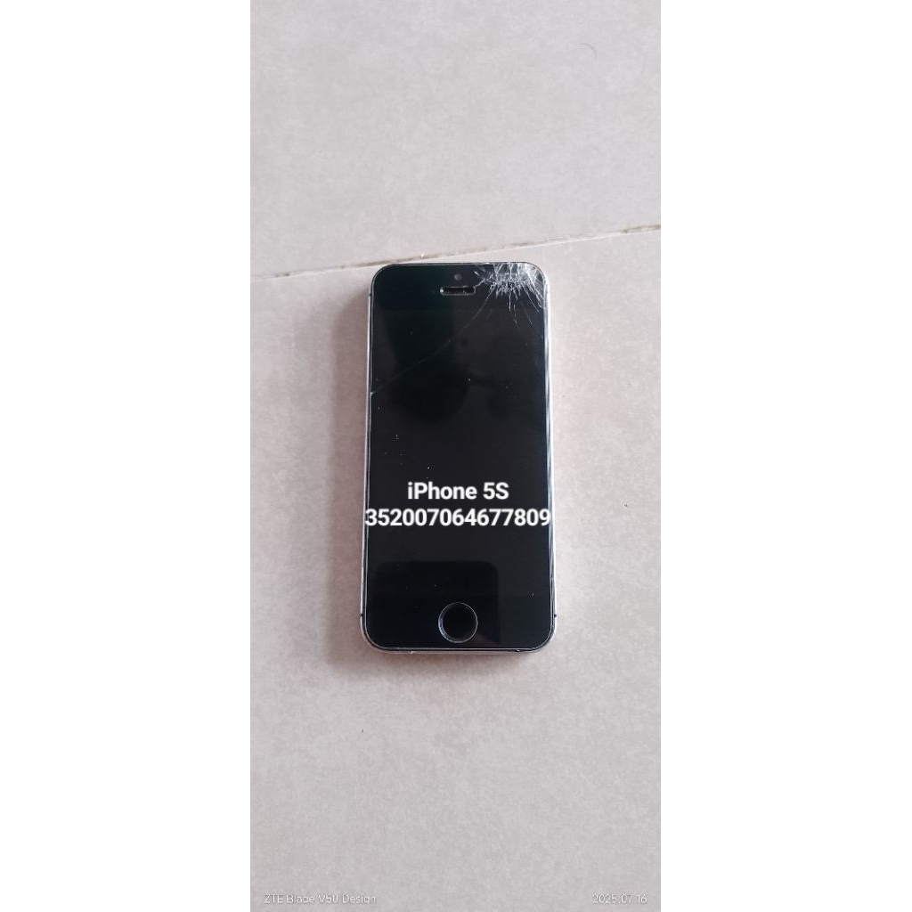 HP rusak iPhone 5s matot seadanya