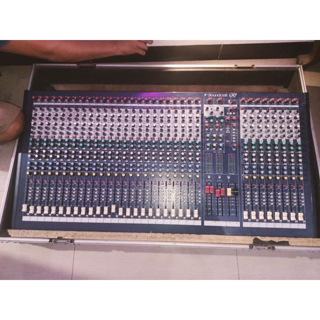 Mixer Soundcraft LX7 32ch Second + Hardcase Original England/Inggris Keterangan Cek Di Deskripsi