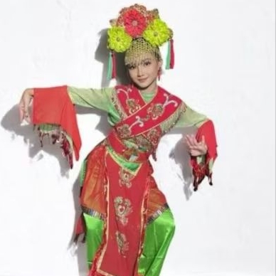 kostum tari lenggang nyai