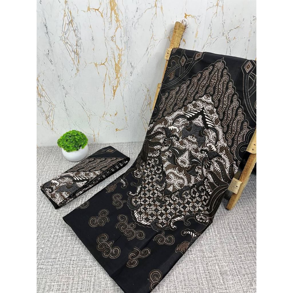 Kain Batik Fashion Jarik Batik Set Kebaya dan Kain Embos