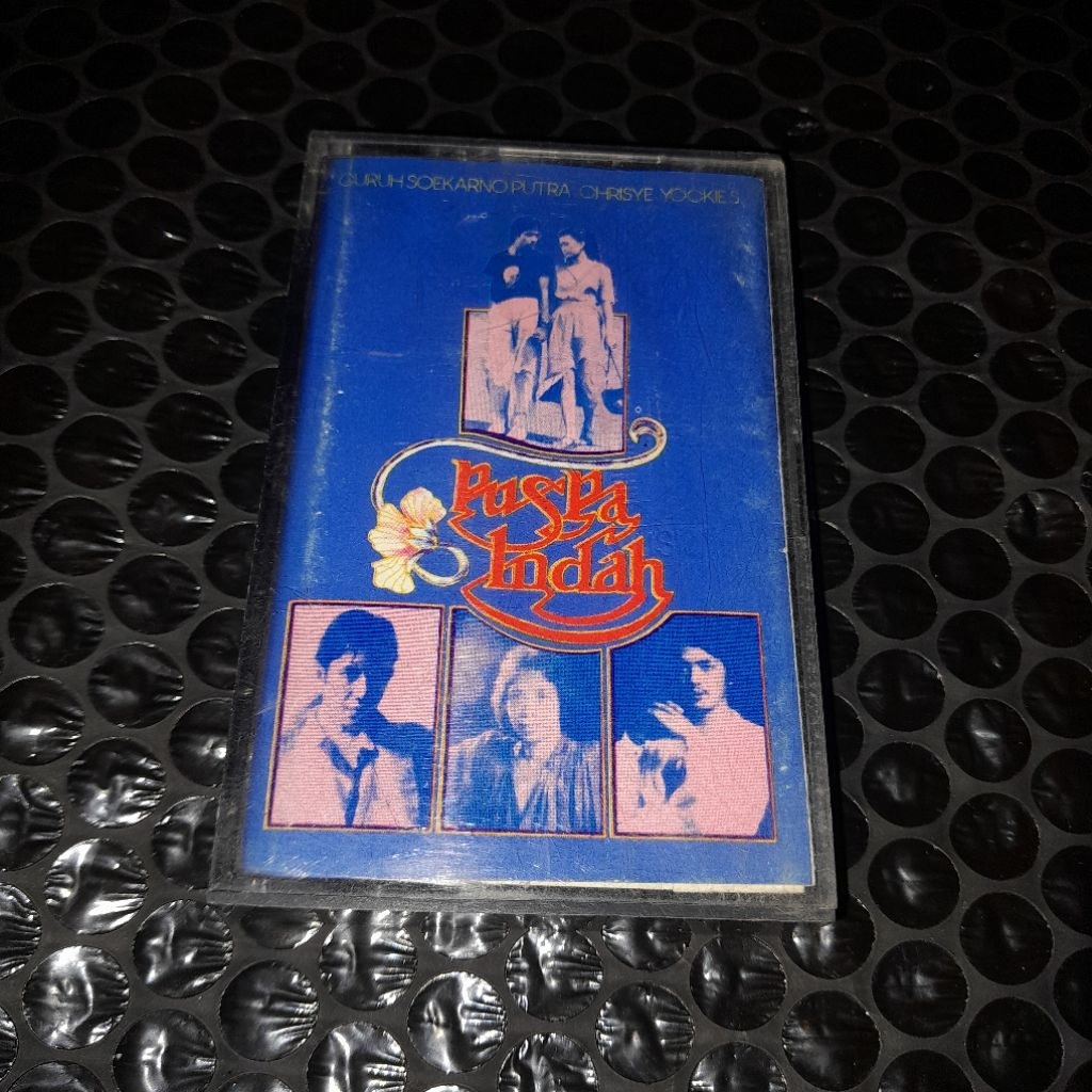kaset chrisye yockie guruh puspa indah