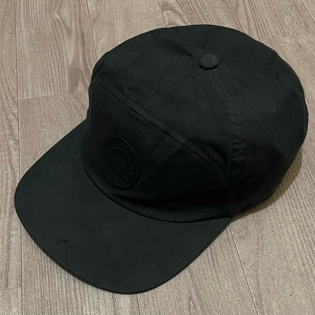 topi brixton
