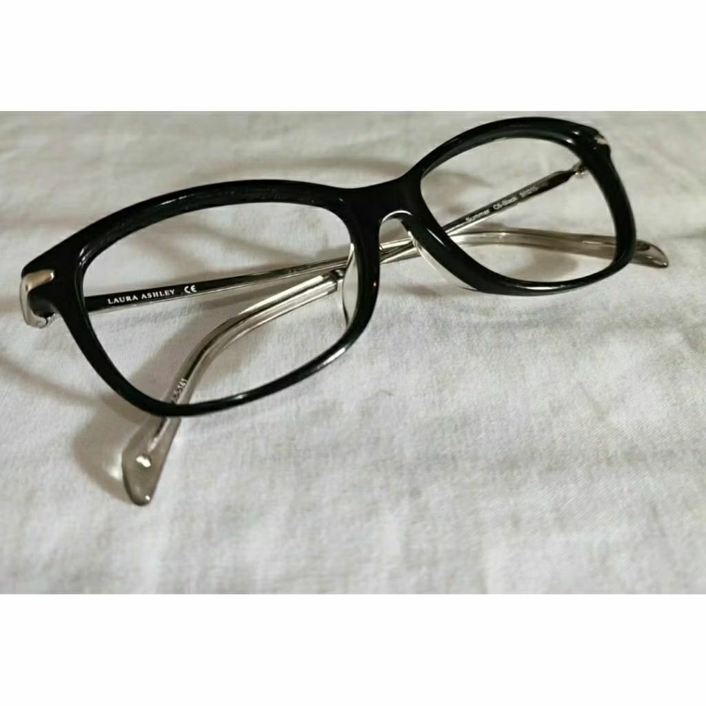 Preloved Kacamata LAURA ASHLEY Original