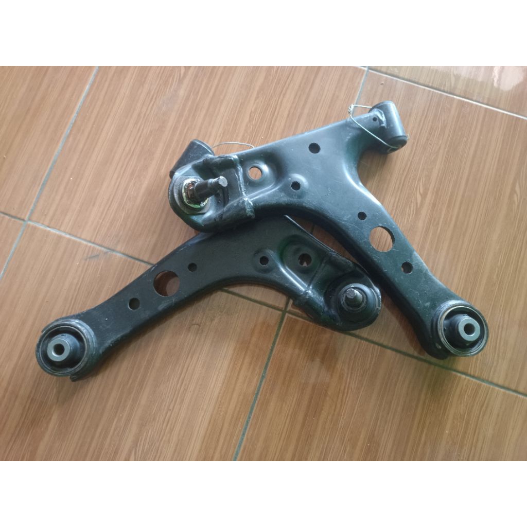 Lower Arm / Sayap Grand Max / Luxio Original Copotan | Kondisi Masih Bagus