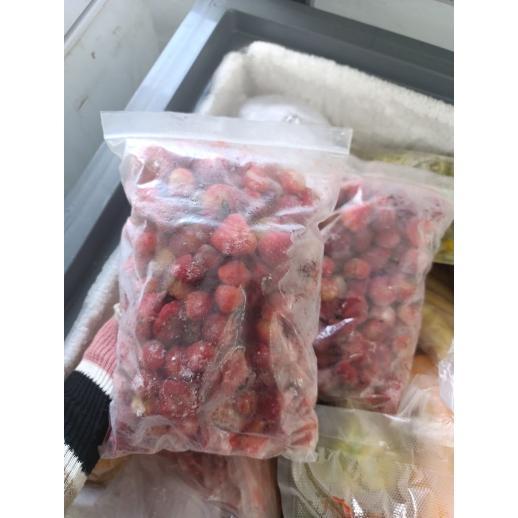 

strawberry frozen