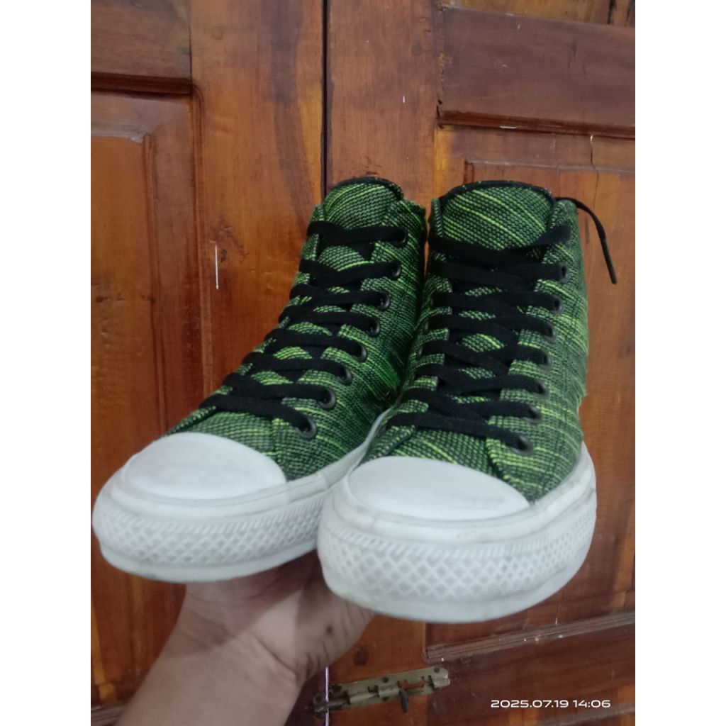 sepatu second Converse size 41