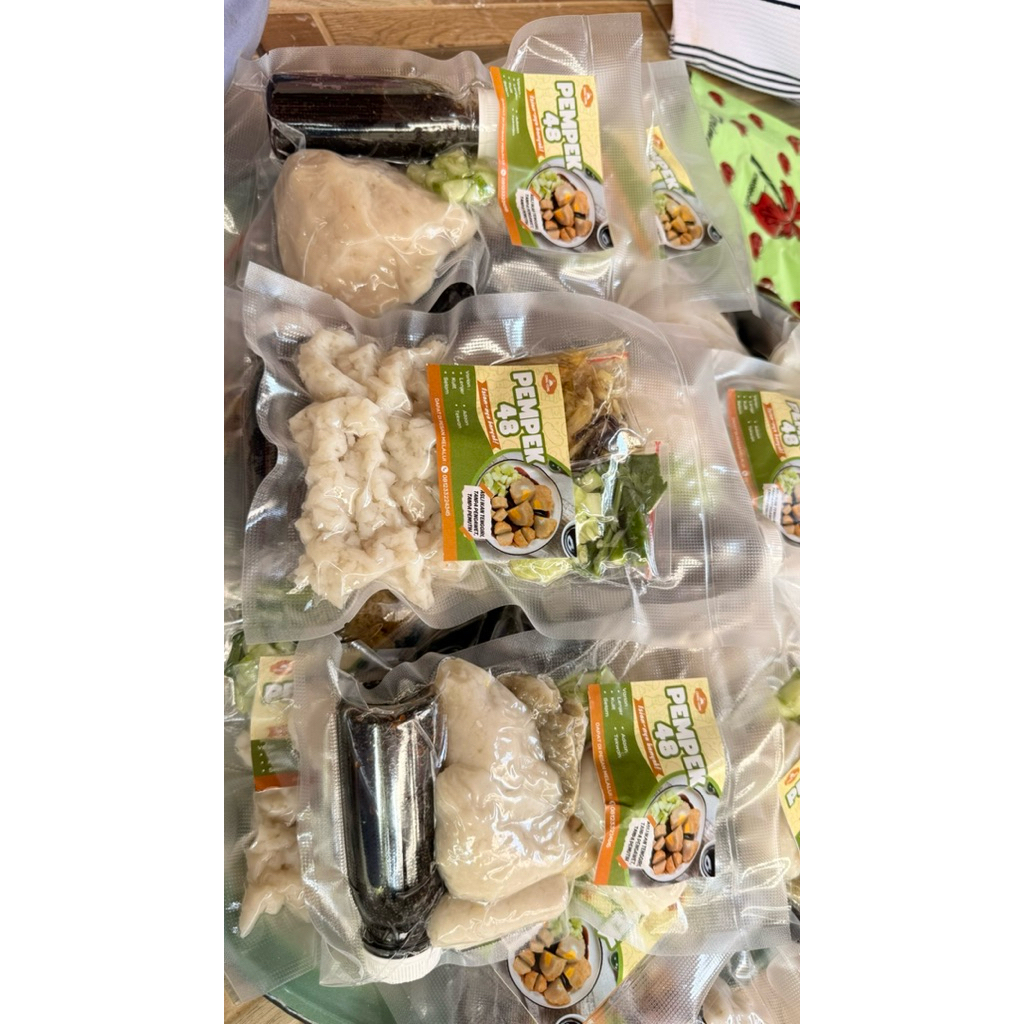 

Pempek_Campur(ikan_Tenggiri)