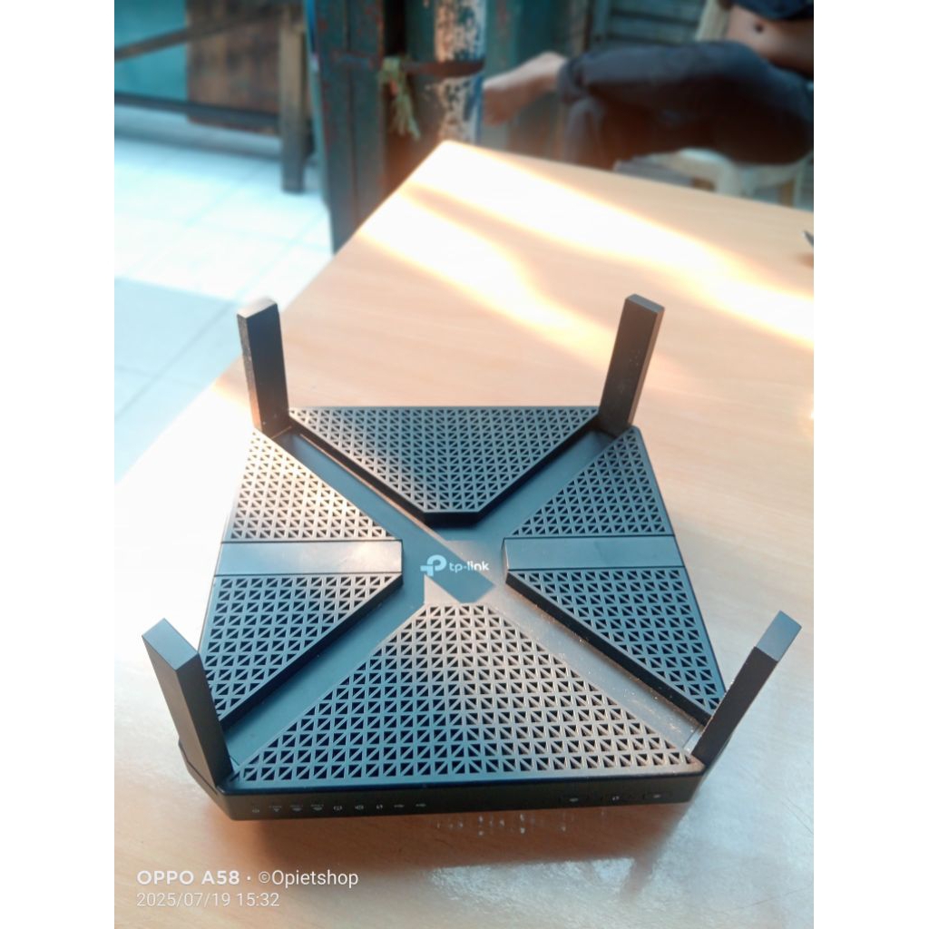 TP-LINK Archer C3200 wireless tri-Band Gigabit Router