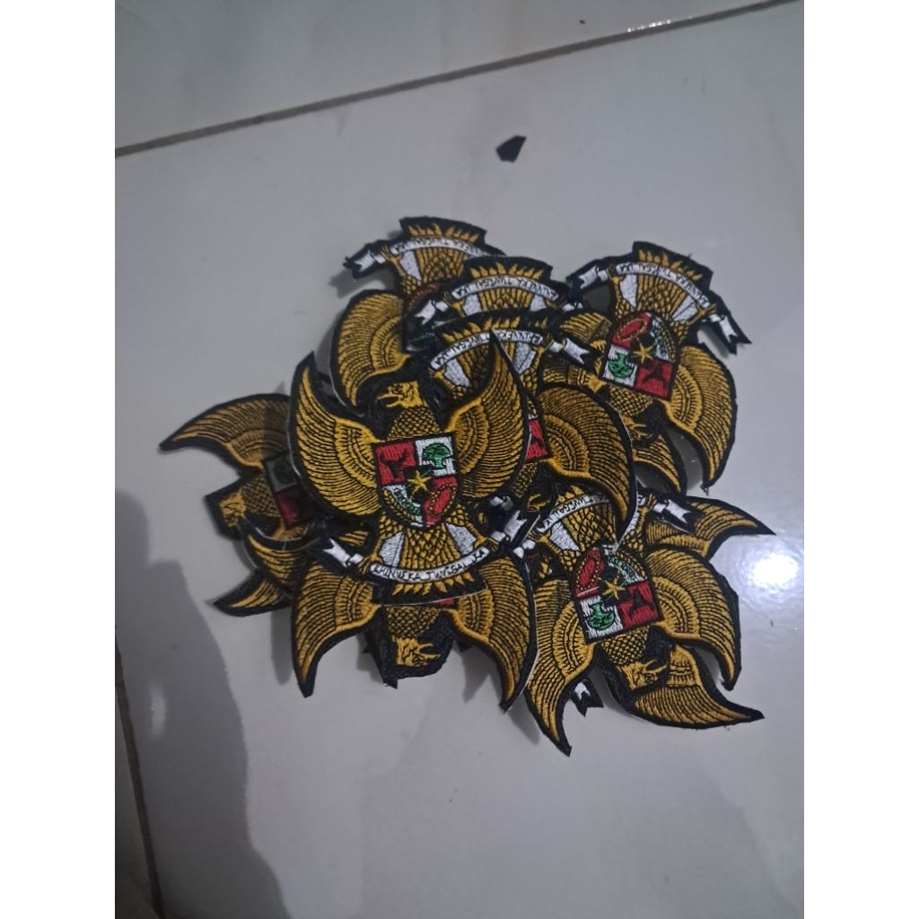 emblem bordir garuda