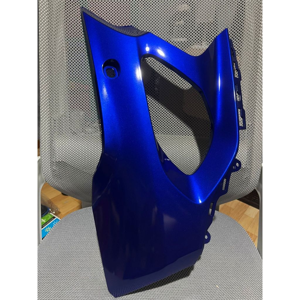 Udercowl r15v4 / Fairing Bawah Kanan R15 Original